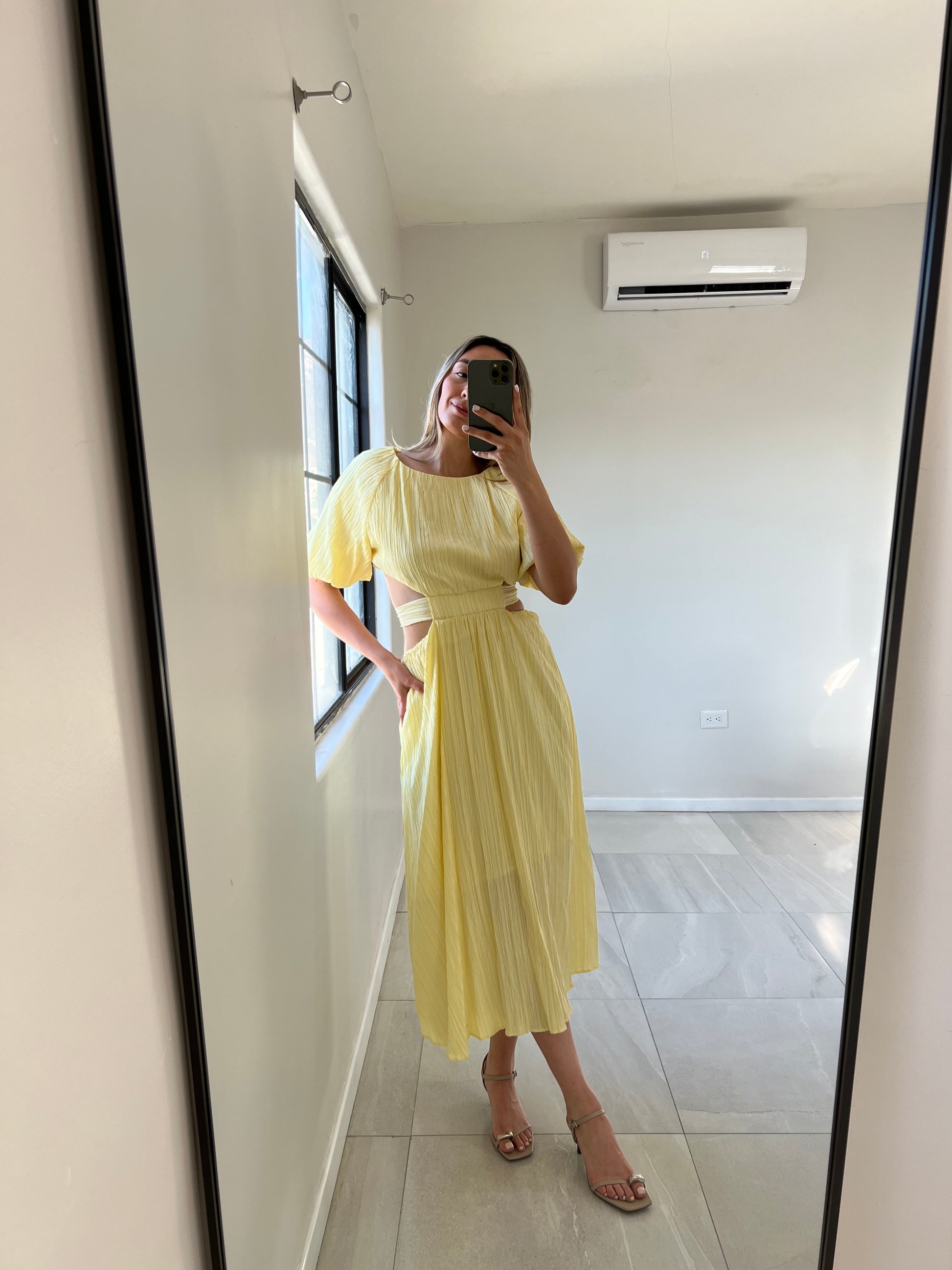 Vestido Cut Out Amarillo