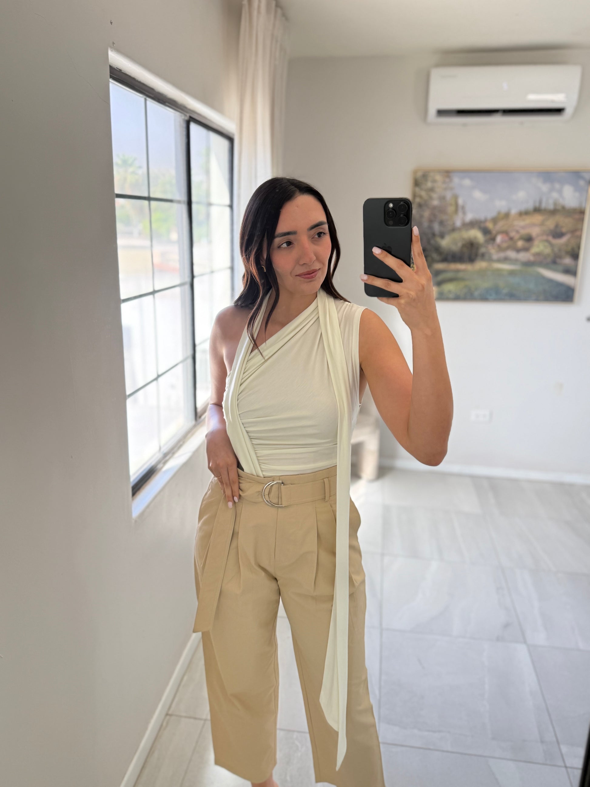 Top Ivory Cut Asimétrico
