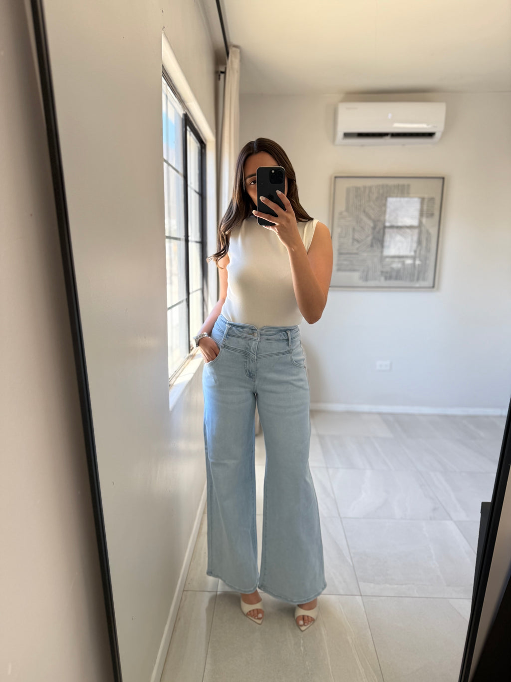 High Rise V Shape Super Light Jean