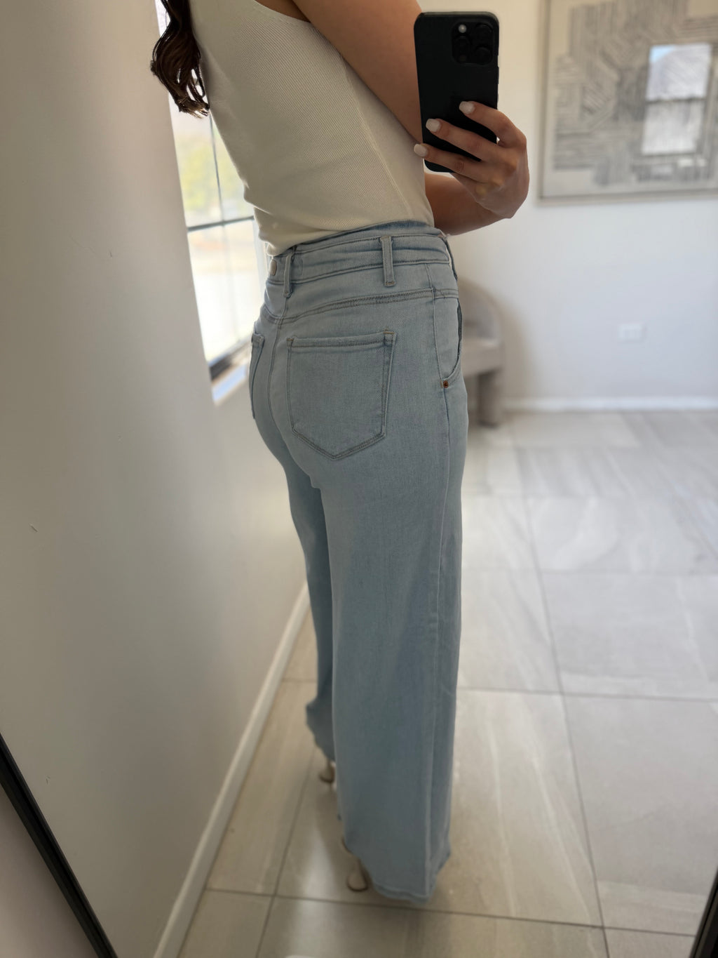 High Rise V Shape Super Light Jean
