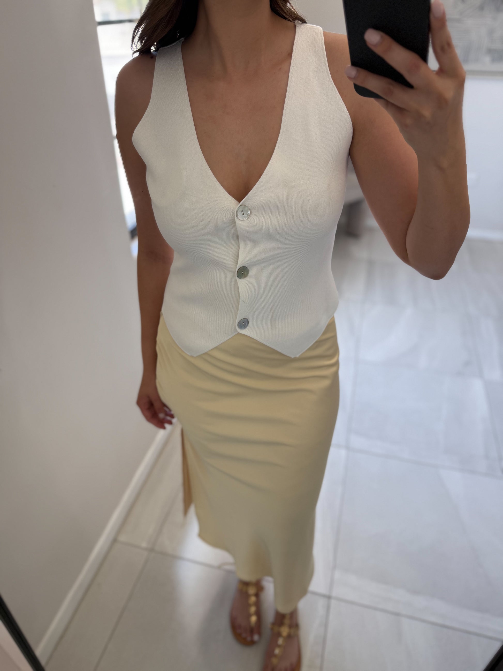 Button Down Sweater Vest Off White