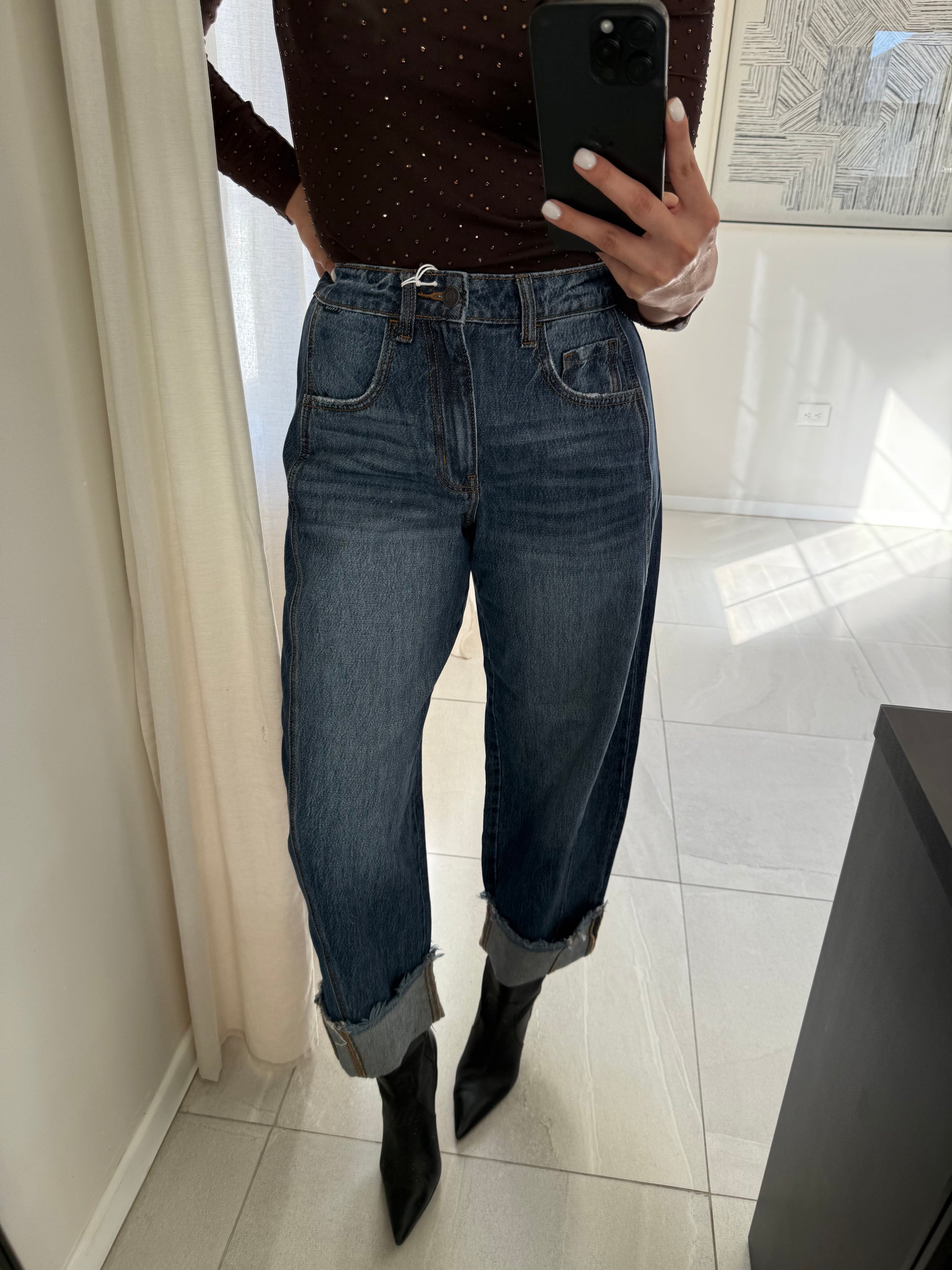 Mid Waisted Barrel Leg Jeans