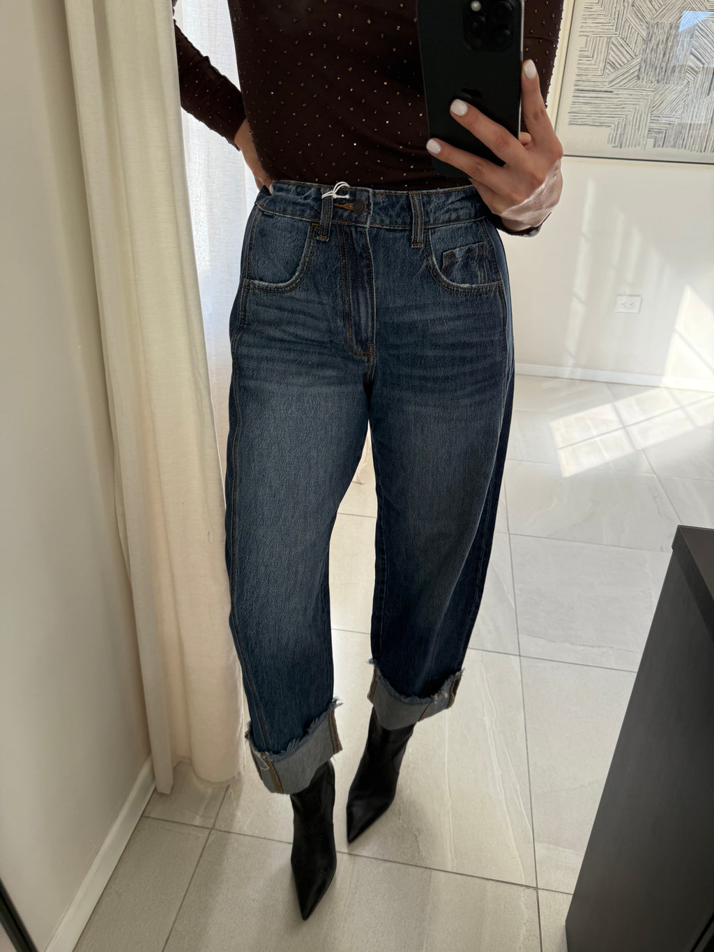 Mid Waisted Barrel Leg Jeans
