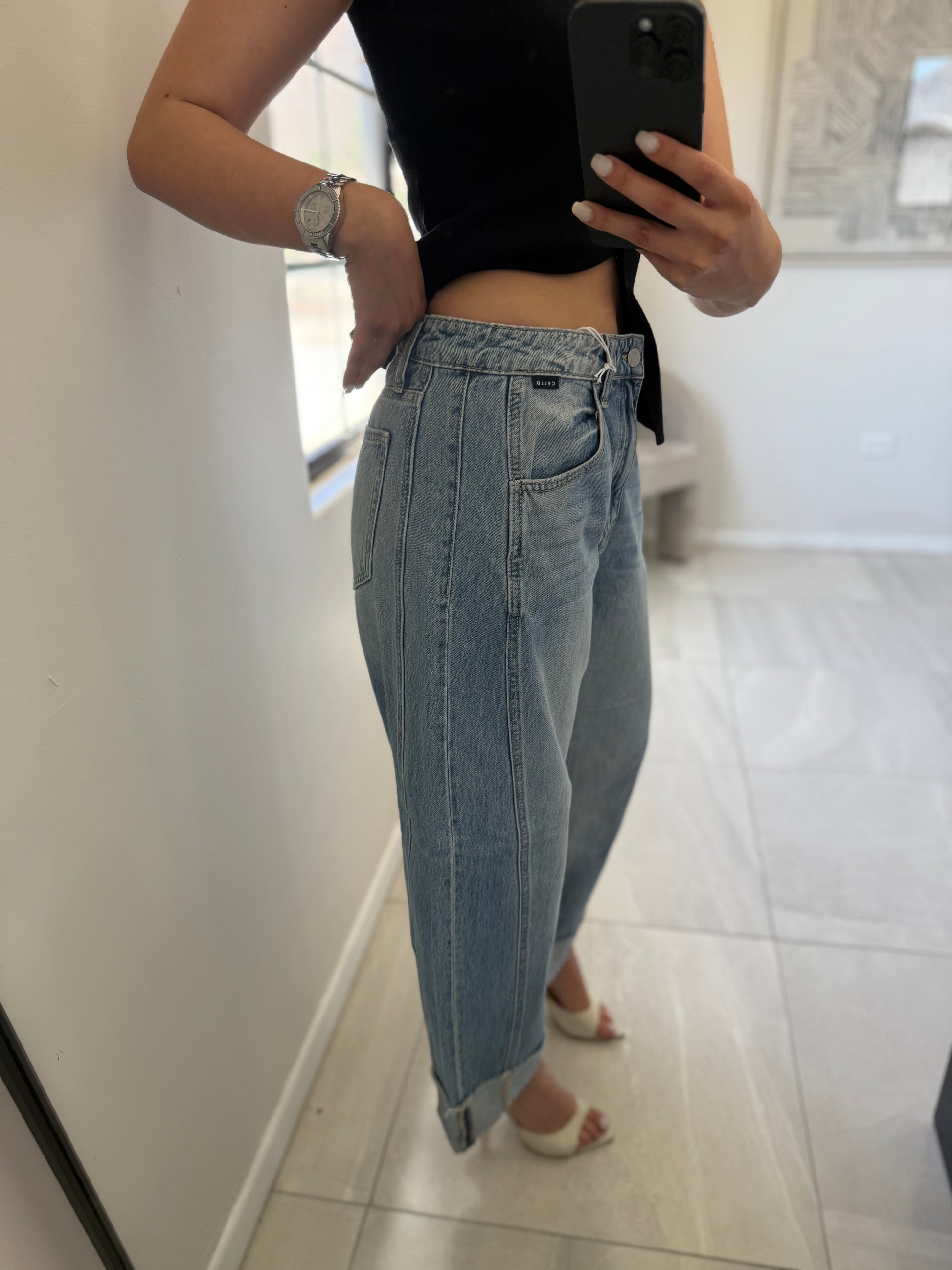 Mid Waisted Barrel Leg