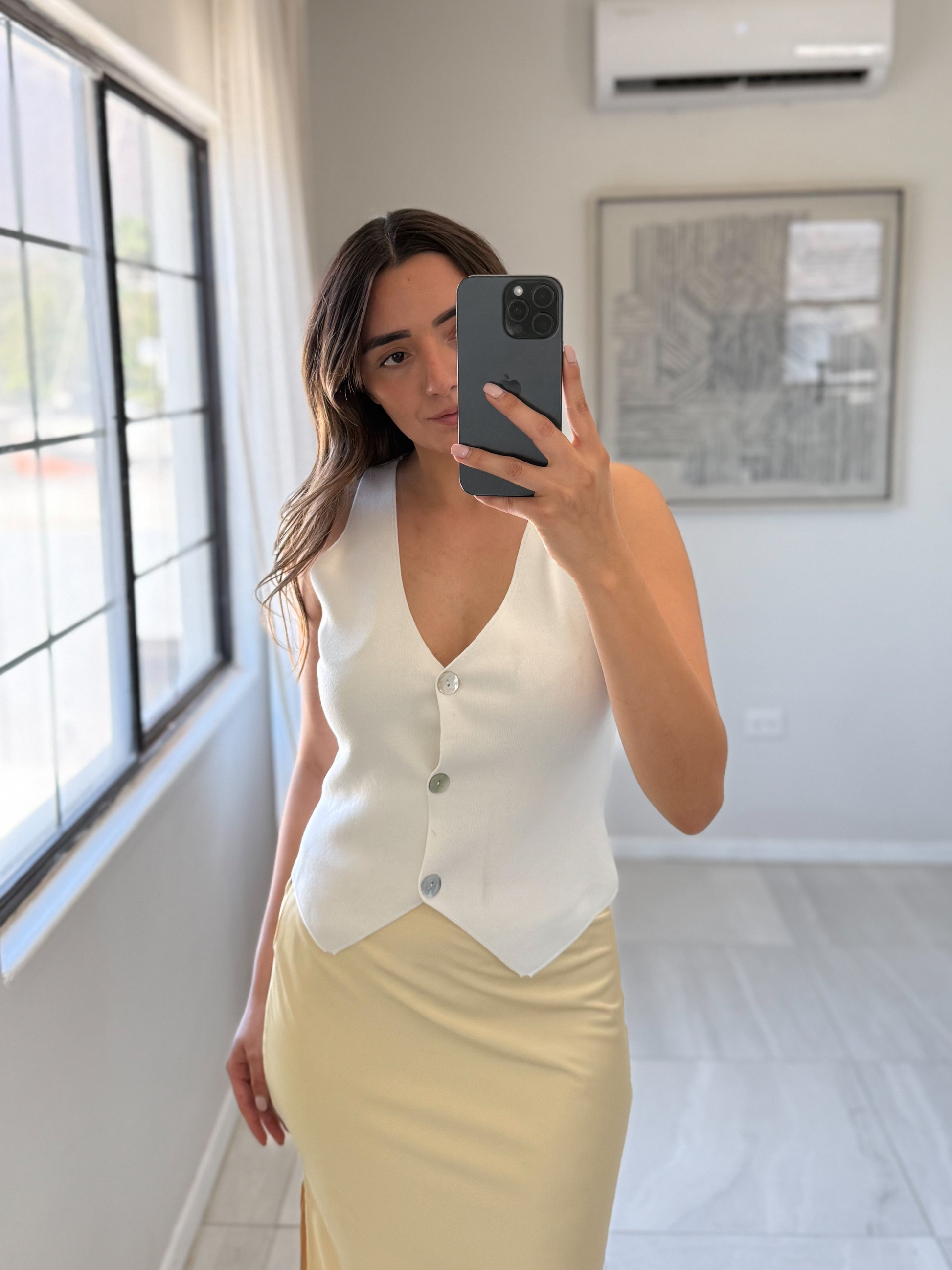 Button Down Sweater Vest Off White