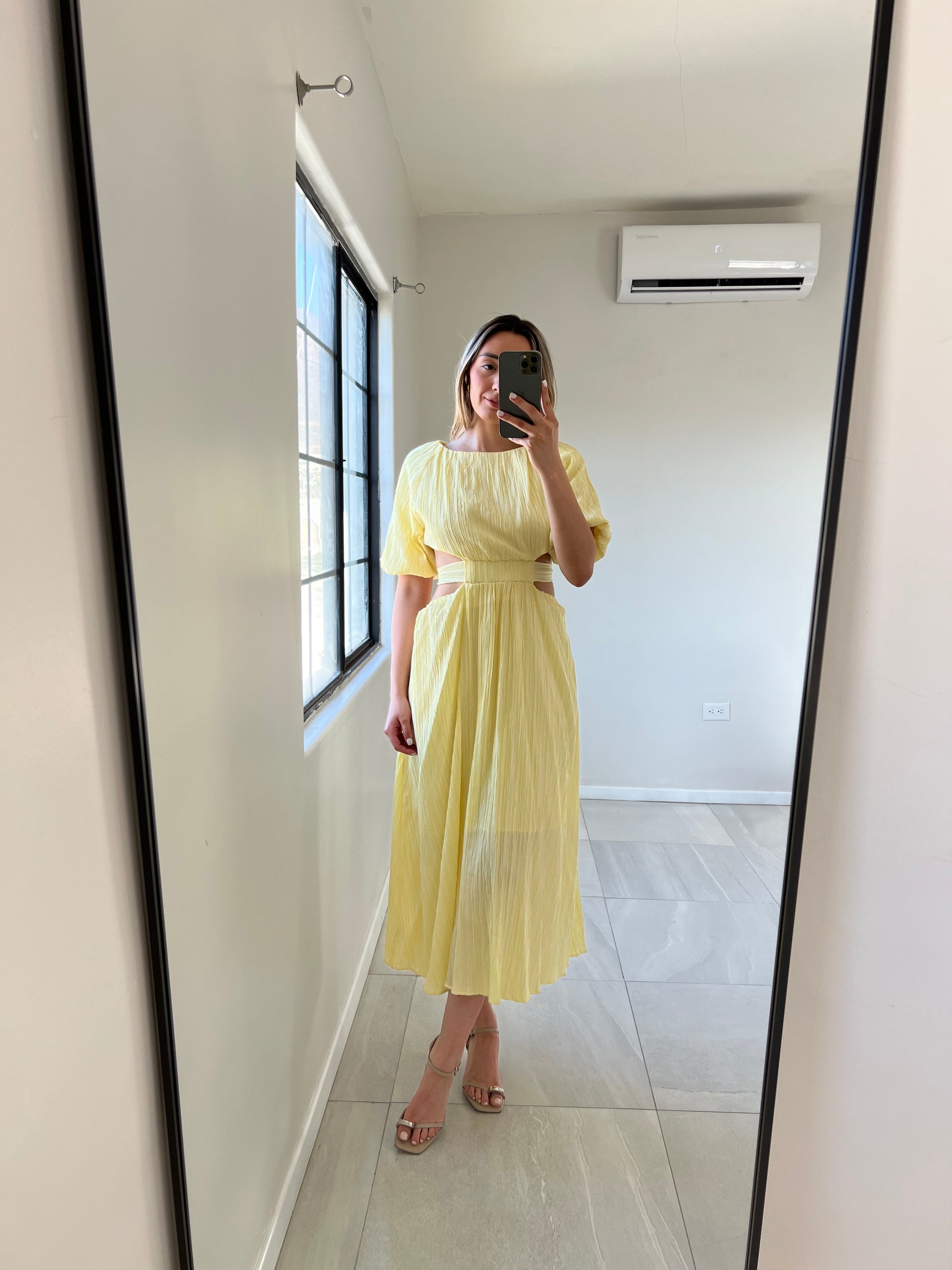 Vestido Cut Out Amarillo